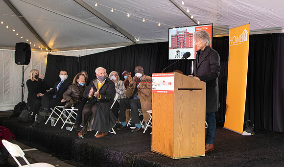 111521 HOME 160