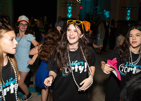 maddiemitzvah41523-7100