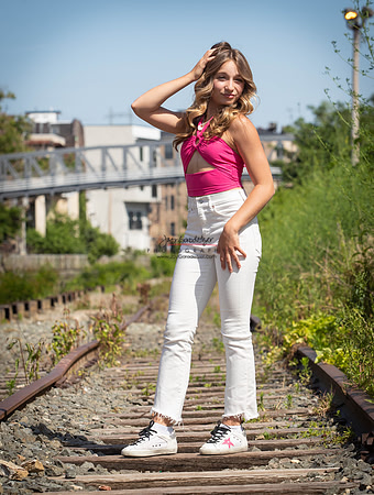 061422 OLIVIA 064