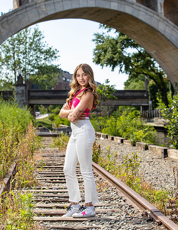 061422 OLIVIA 128